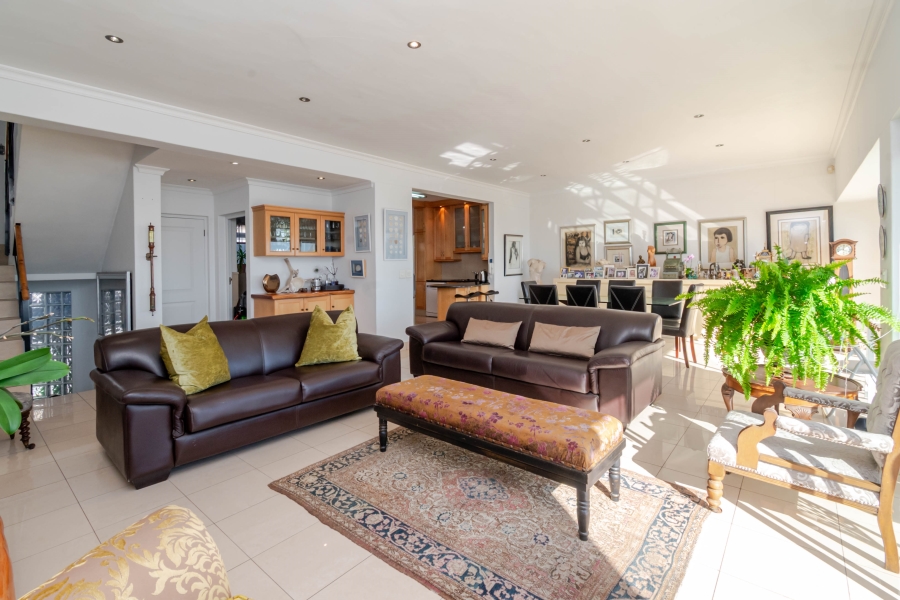 3 Bedroom Property for Sale in Sea Point Western Cape
